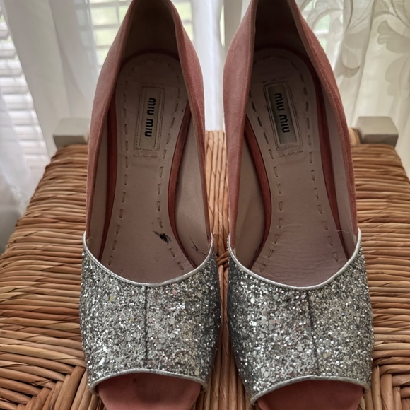 Outstanding pair of Miu Miu shoes. Size 38 1/2 - 4 1/2 inch heel. - Picture 9 of 9